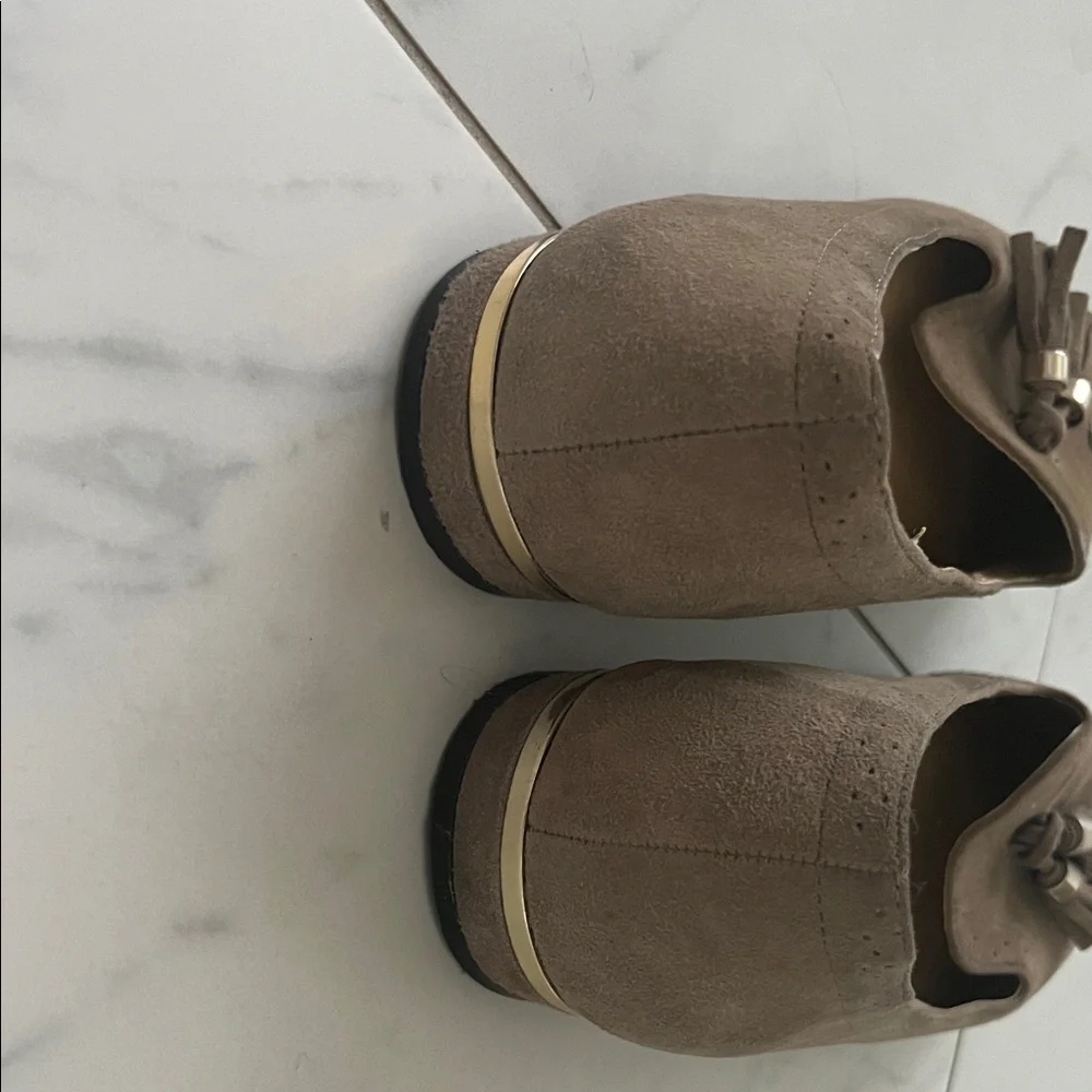 Vince Camuto Brown Tassel Loafers - Picture 5 of 8